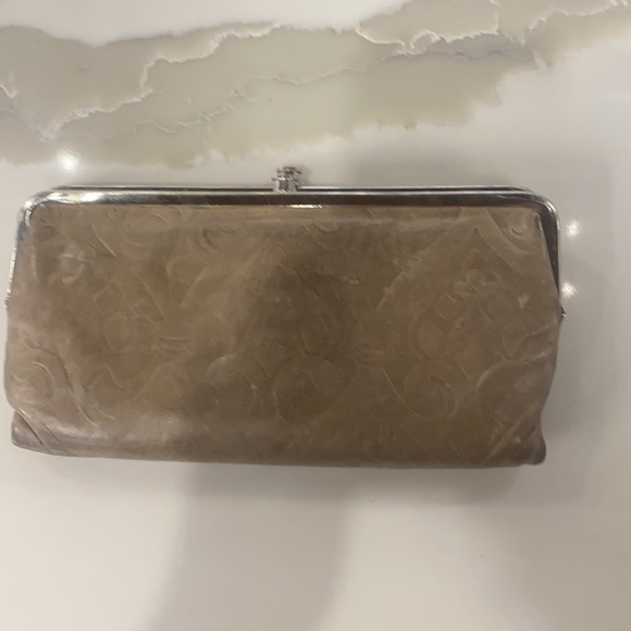 Tan HoBo embossed wallet - Picture 4 of 9